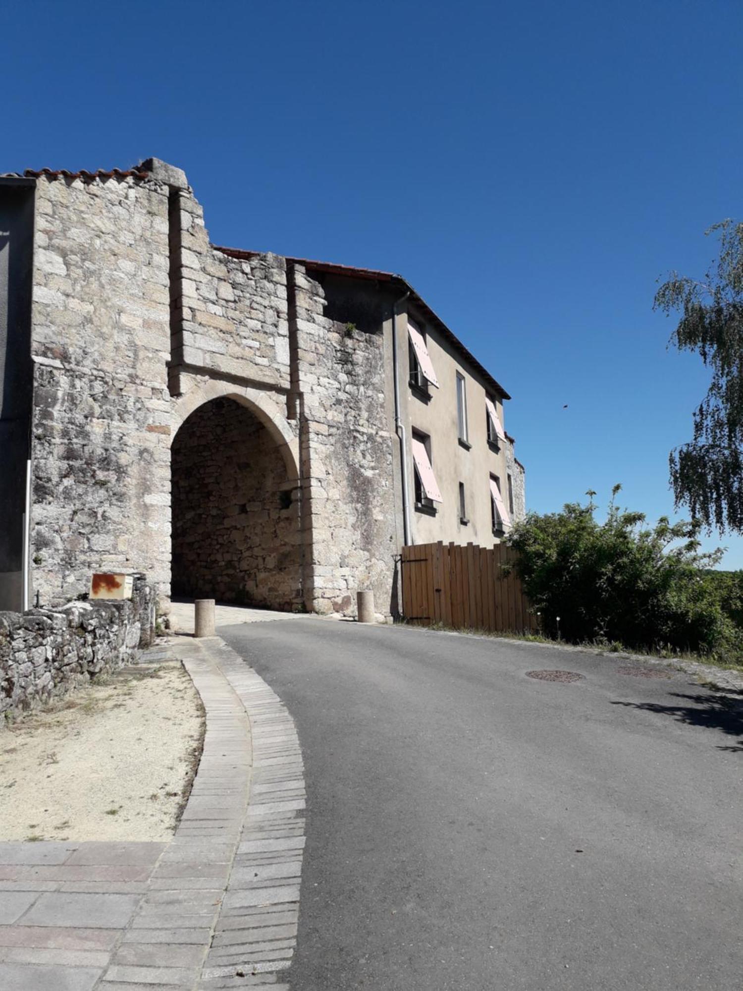Maison De Vacances Chateaumur Bagian luar foto